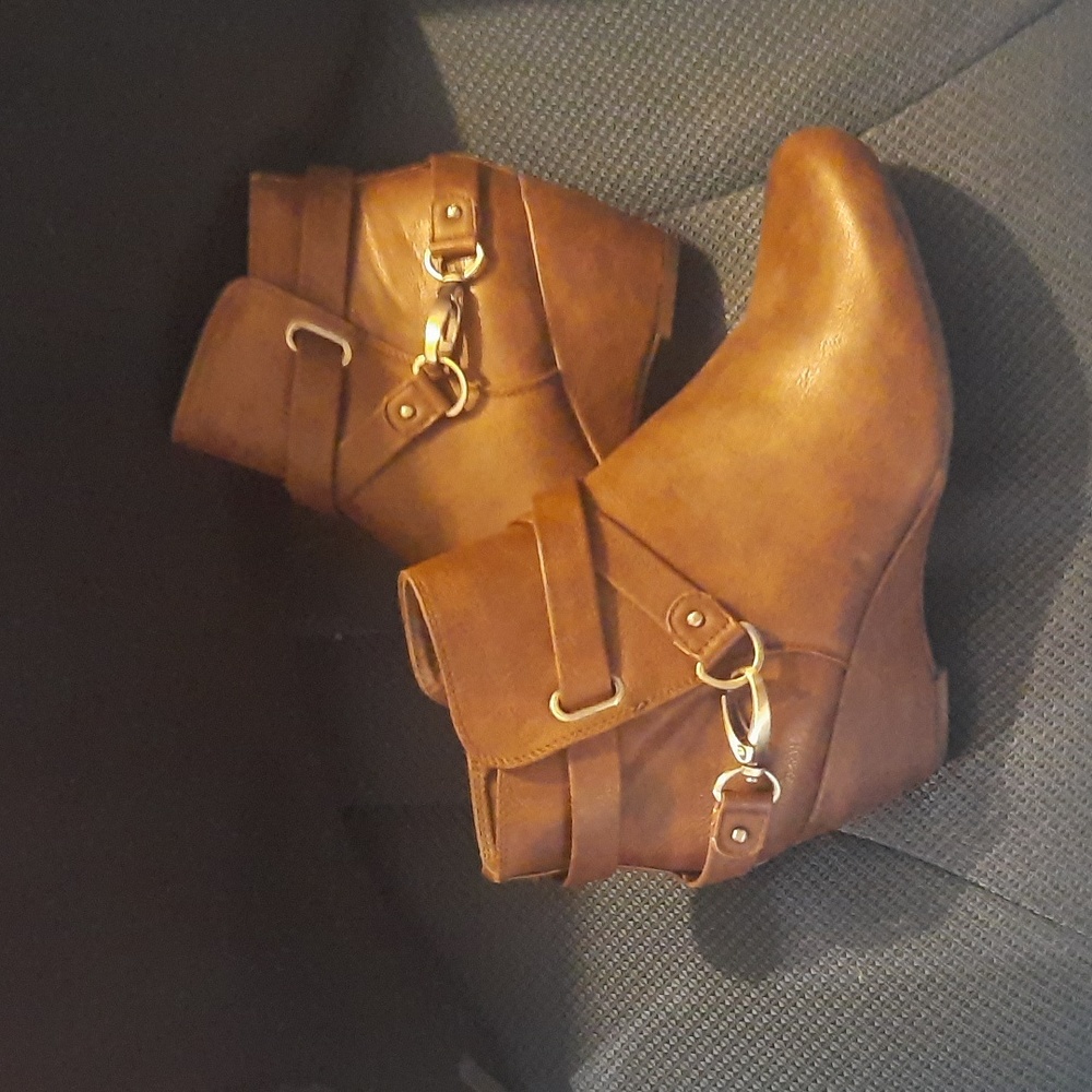 2 for $15 Naturalizer wedge booties NWOT